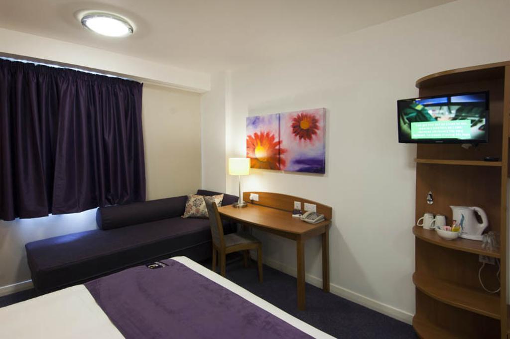Premier Inn Dover - A20 Room photo