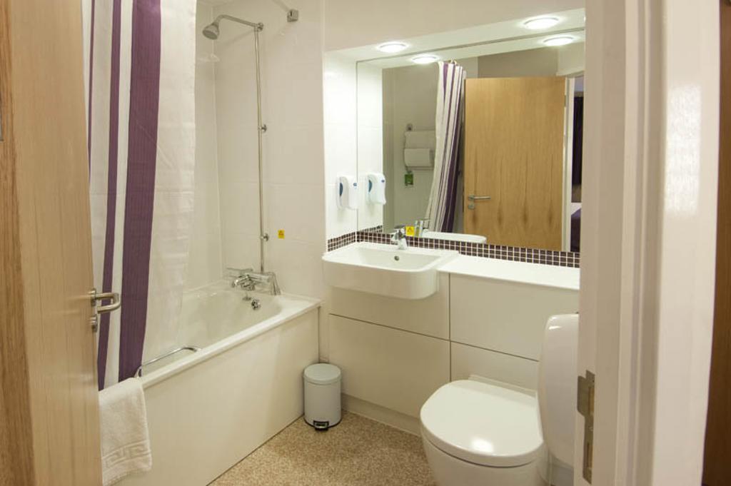 Premier Inn Dover - A20 Room photo